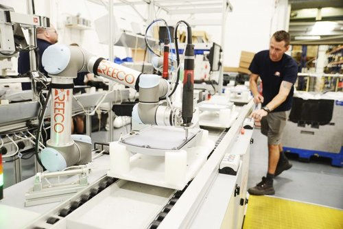 Cobots Assist ASD Lighting | Reeco